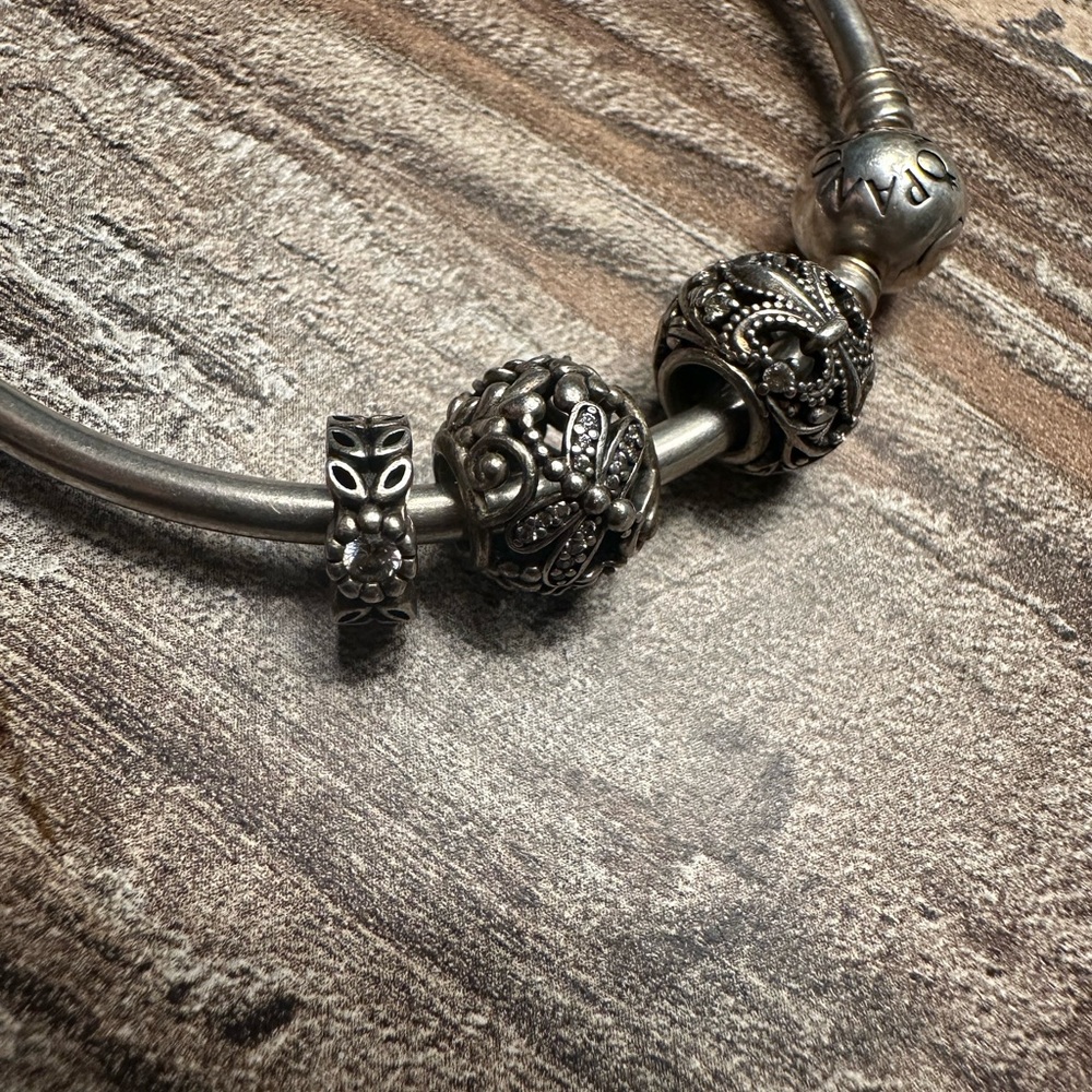 Women’s Pandora Silver Bracelet with two charms and a stopper charm. Genuine - Picture 5 of 5
